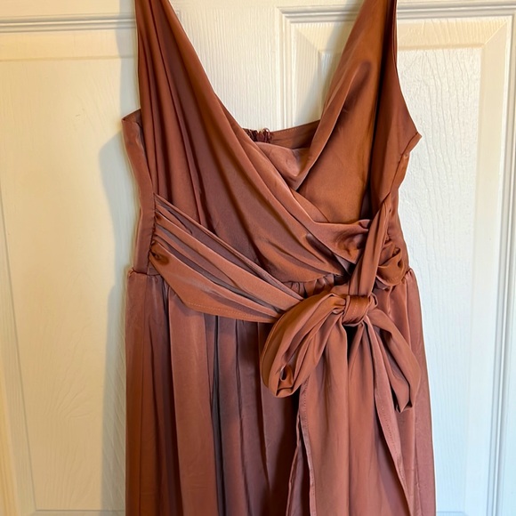 Mauve silk bridesmaids dress with tie. Worn once. In great condition! - Picture 3 of 3